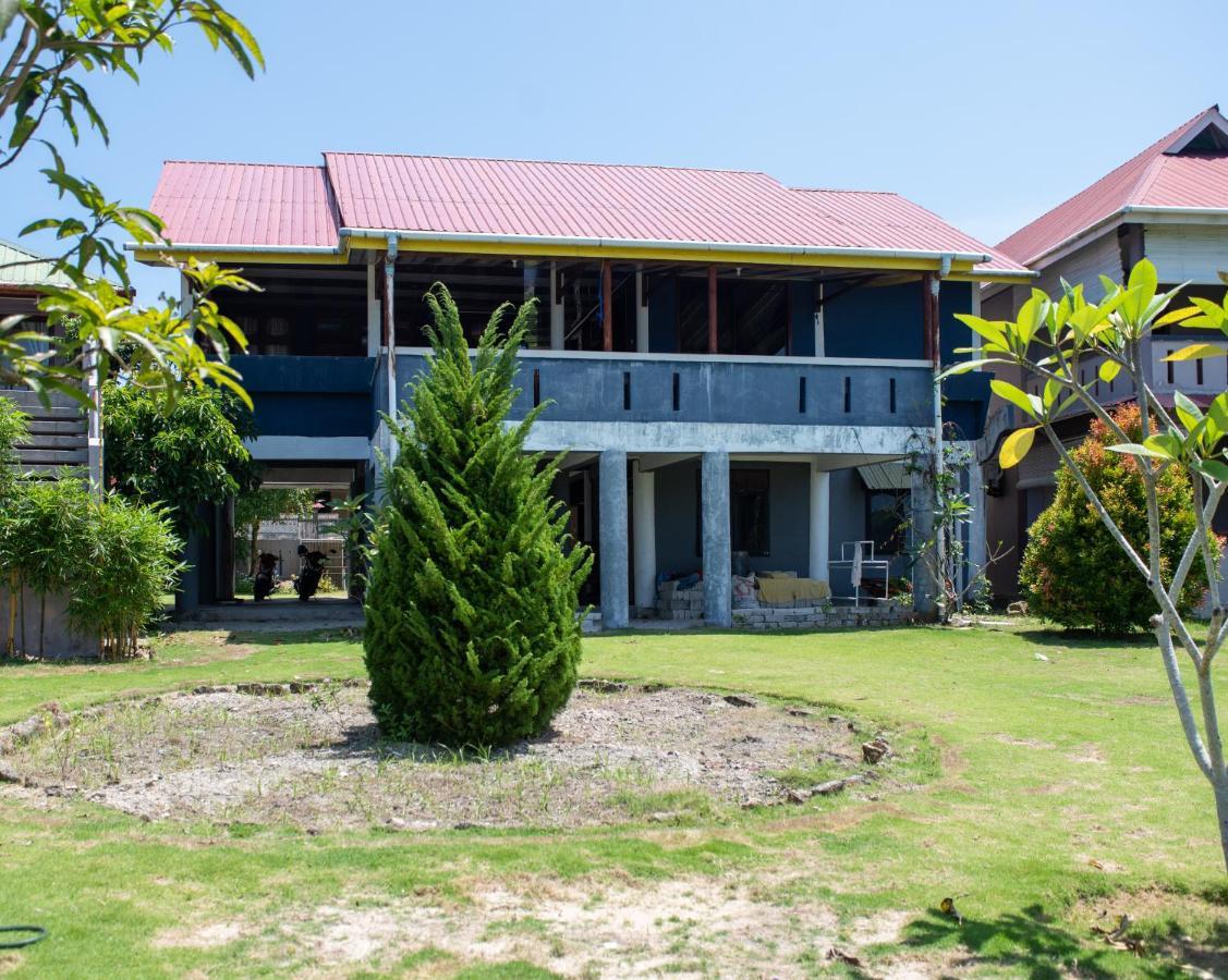 Yuni Surf House Appartement Lagudri Buitenkant foto